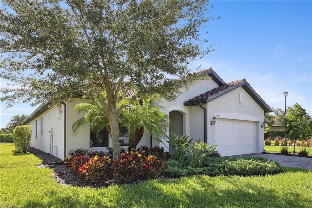 17215 Hadlow Pl, Fort Myers, FL 33967-2