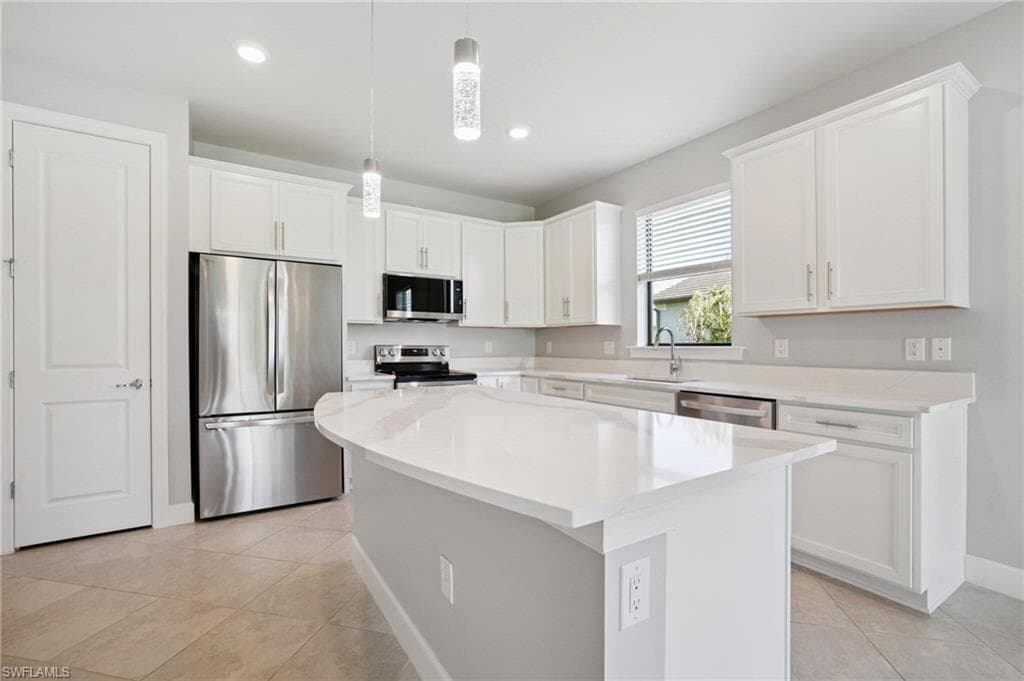 17215 Hadlow Pl, Fort Myers, FL 33967-5