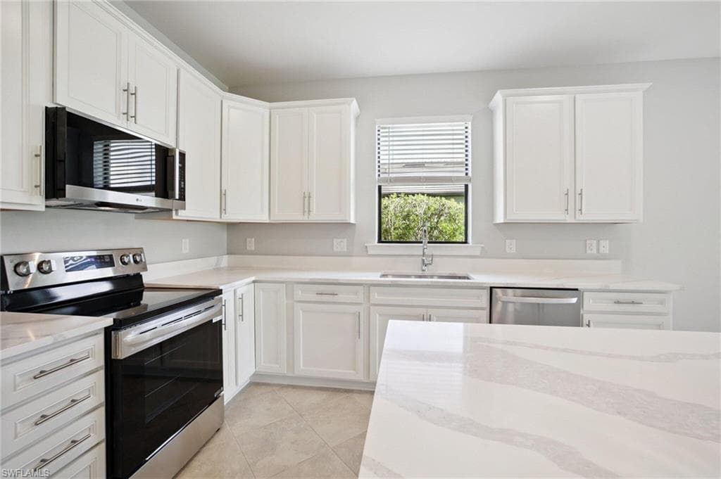 17215 Hadlow Pl, Fort Myers, FL 33967-8