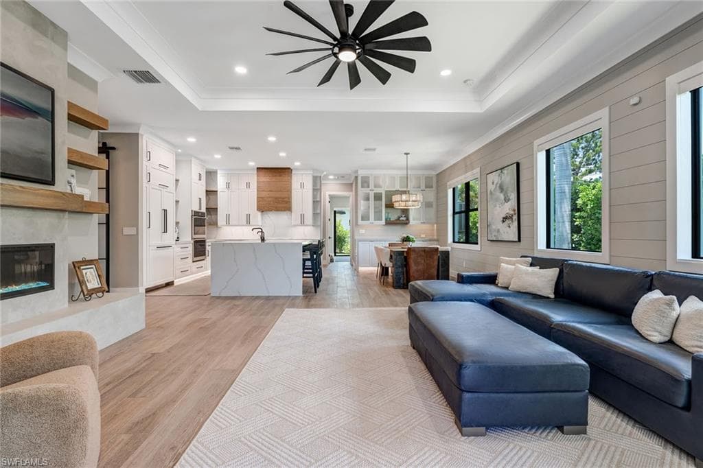 234 Legacy Ct, Naples, FL 34110-10
