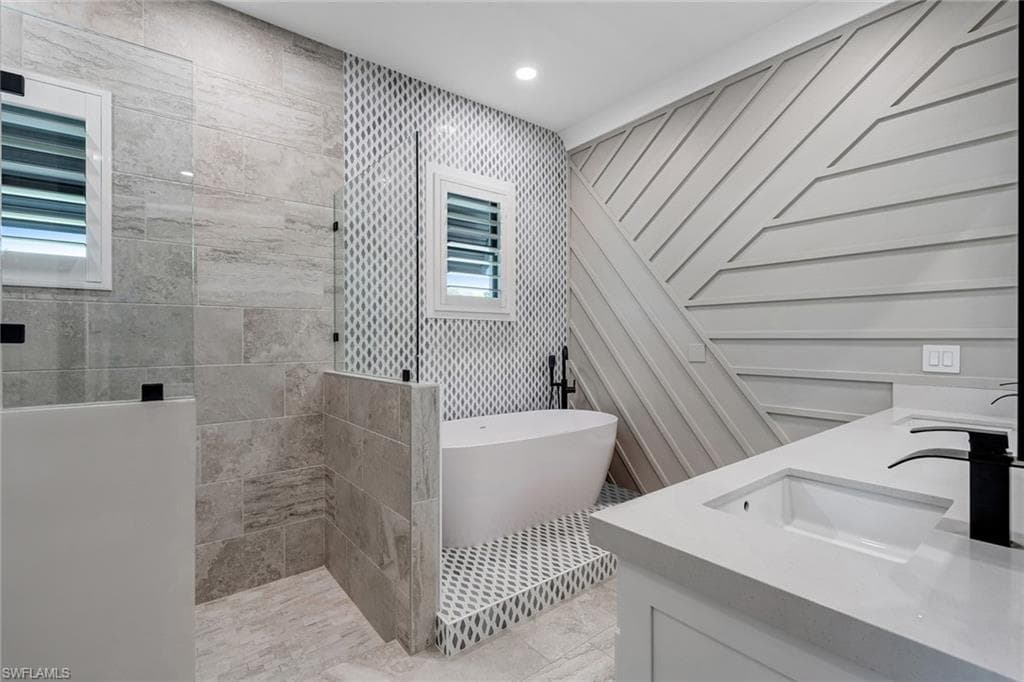 234 Legacy Ct, Naples, FL 34110-21