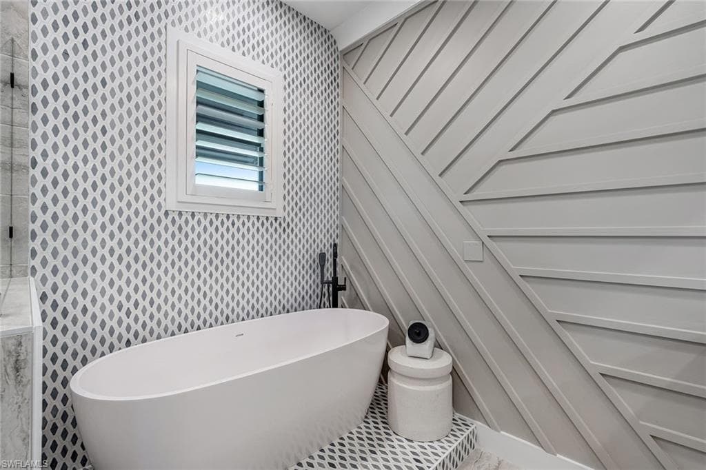 234 Legacy Ct, Naples, FL 34110-22