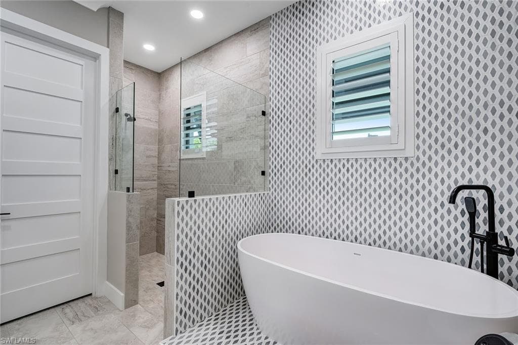 234 Legacy Ct, Naples, FL 34110-23