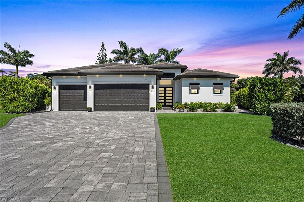 234 Legacy Ct, Naples, FL 34110-3