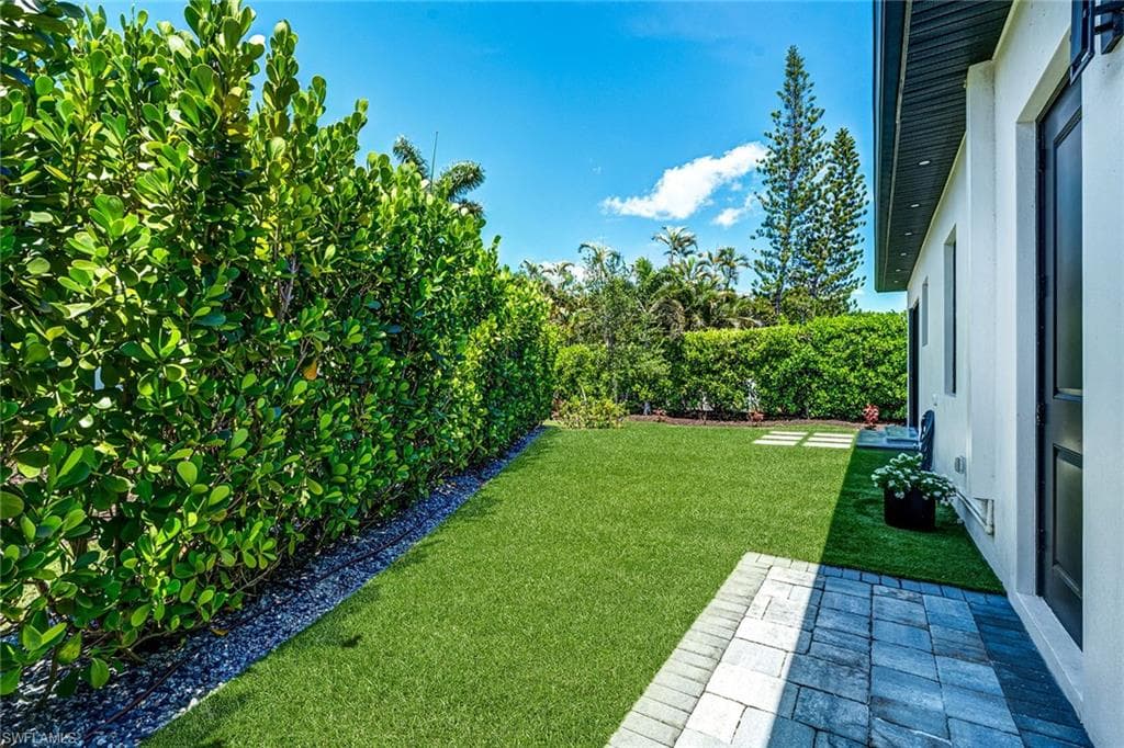 234 Legacy Ct, Naples, FL 34110-41