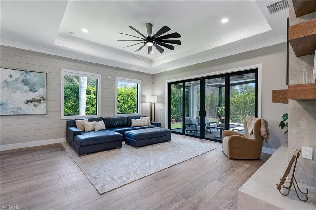 234 Legacy Ct, Naples, FL 34110-8