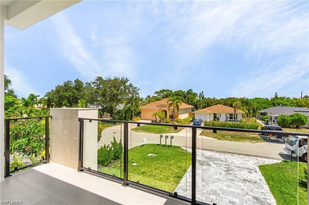 678 95th Ave N, Naples, FL 34108-30