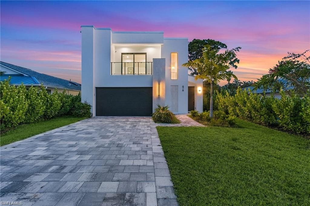 678 95th Ave N, Naples, FL 34108-36