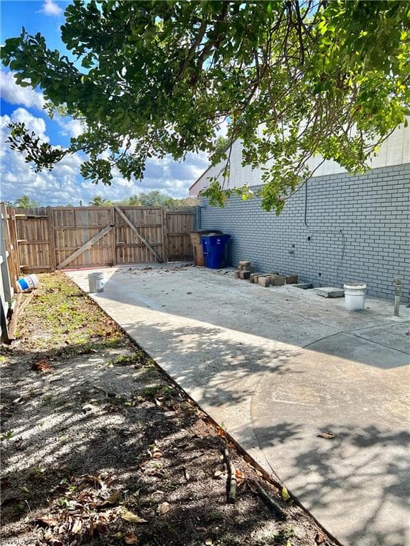 340 Grovewood Ave S, Lehigh Acres, FL 33936-17