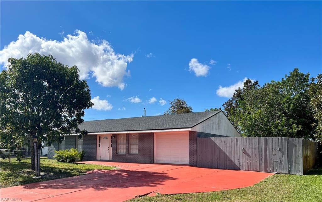 340 Grovewood Ave S, Lehigh Acres, FL 33936-2