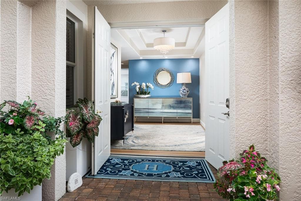 575 Avellino Isles Cir 102, Naples, FL 34119-1