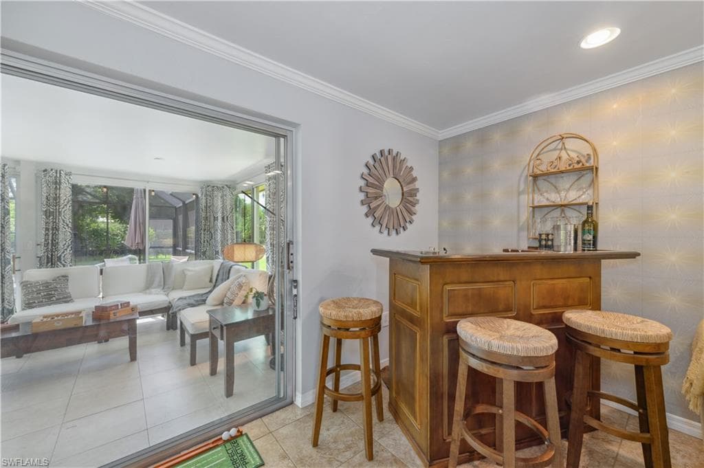 206 Fairway Cir, Naples, FL 34110-9