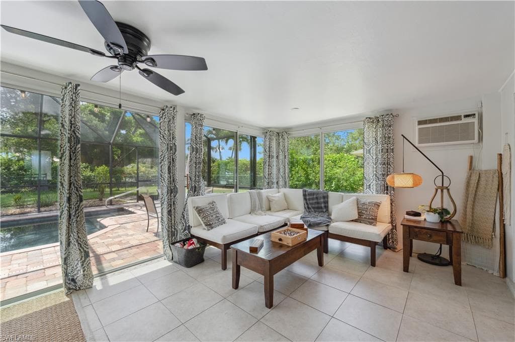 206 Fairway Cir, Naples, FL 34110-12