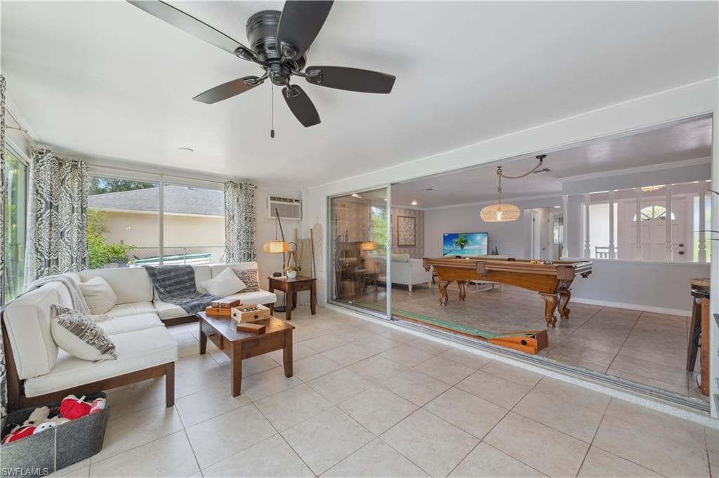 206 Fairway Cir, Naples, FL 34110-13