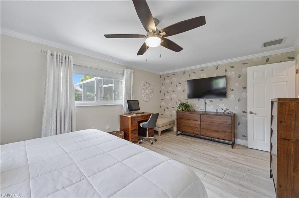 206 Fairway Cir, Naples, FL 34110-15