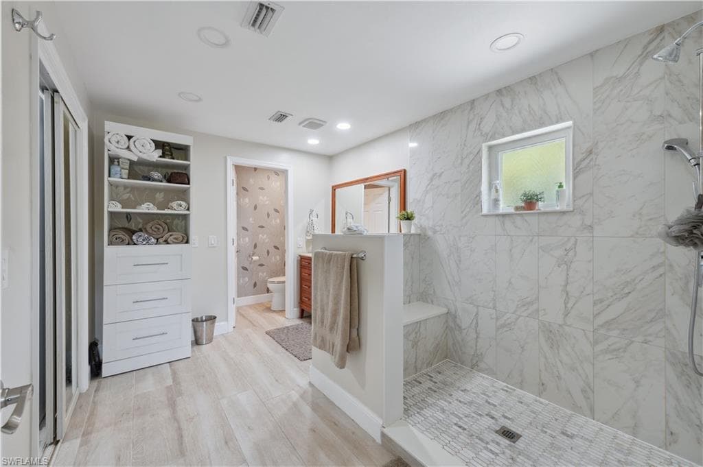206 Fairway Cir, Naples, FL 34110-16