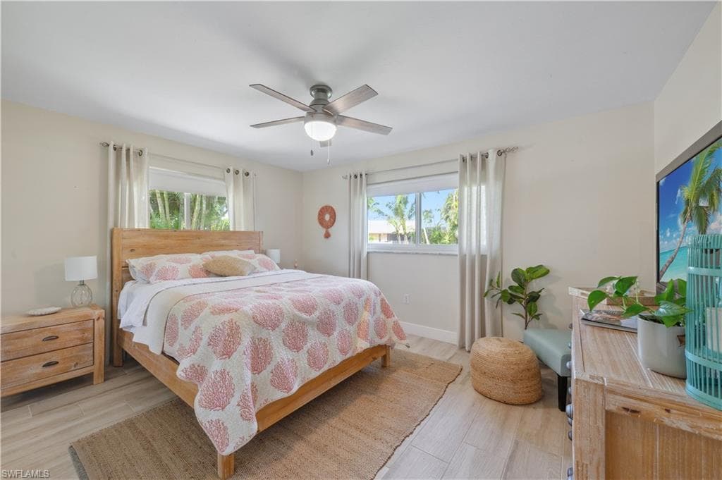 206 Fairway Cir, Naples, FL 34110-18