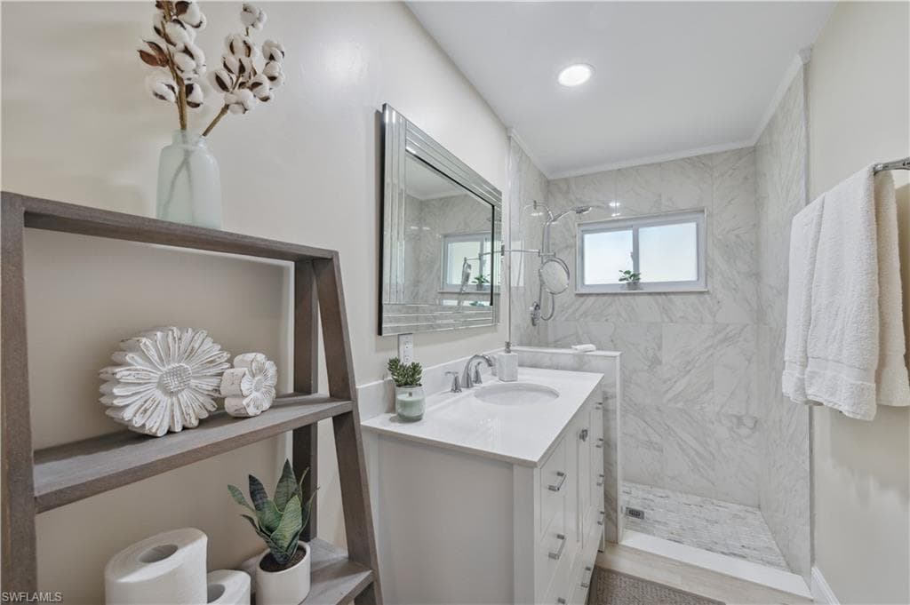 206 Fairway Cir, Naples, FL 34110-19