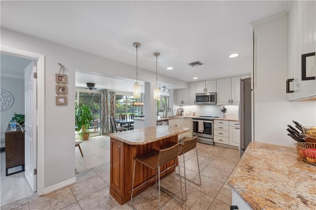 206 Fairway Cir, Naples, FL 34110-21