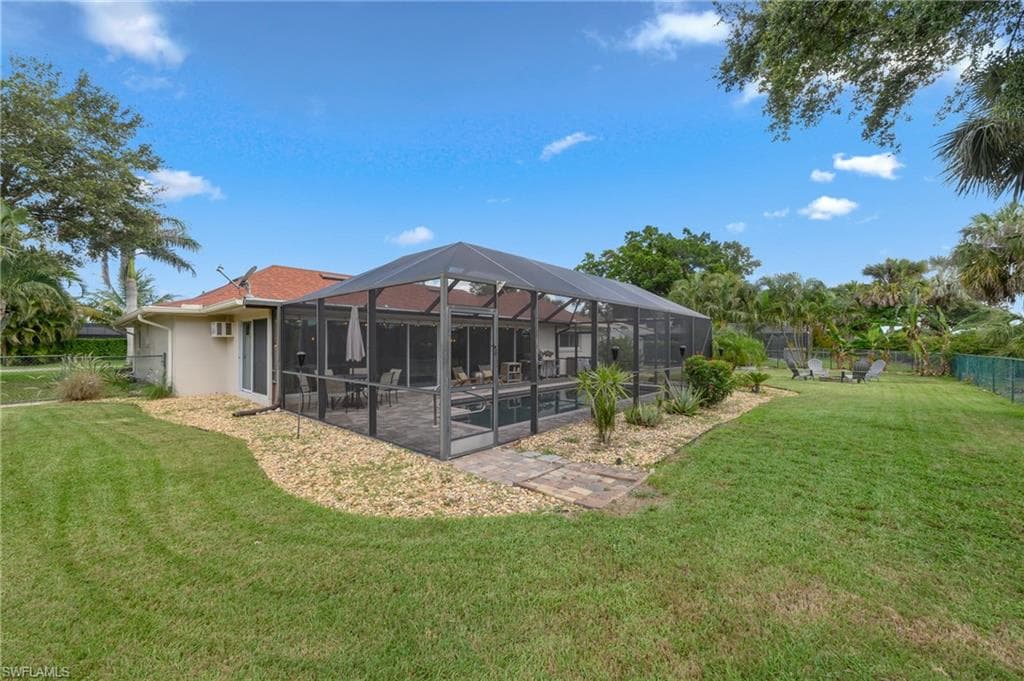 206 Fairway Cir, Naples, FL 34110-26