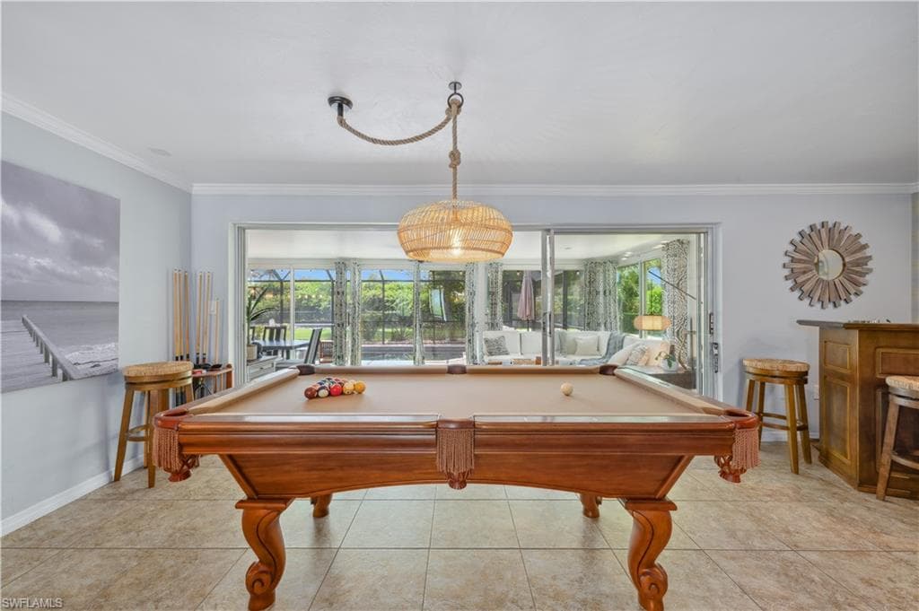 206 Fairway Cir, Naples, FL 34110-8