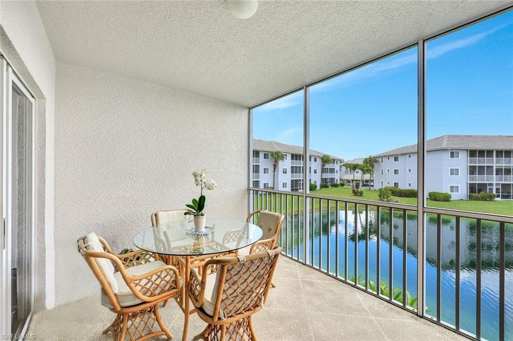 7842 Regal Heron Cir 204, Naples, FL 34104-2