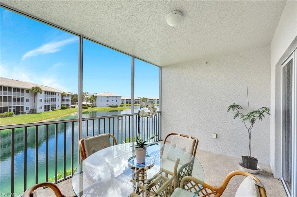 7842 Regal Heron Cir 204, Naples, FL 34104-3