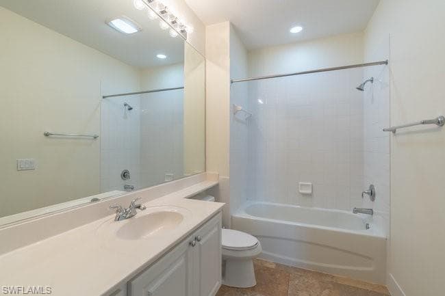 8108 Josefa Way, Naples, FL 34114-26
