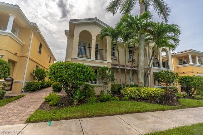 8108 Josefa Way, Naples, FL 34114-3