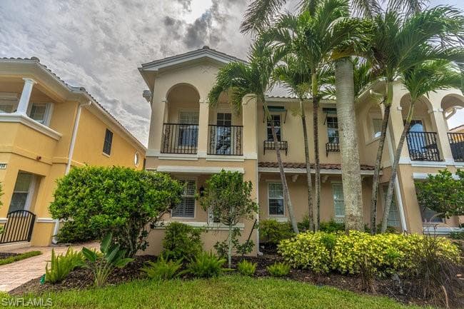 8108 Josefa Way, Naples, FL 34114-4
