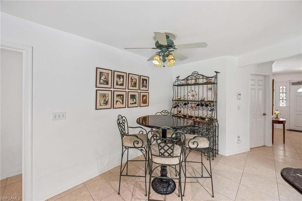 116 Sharwood Dr, Naples, FL 34110-16