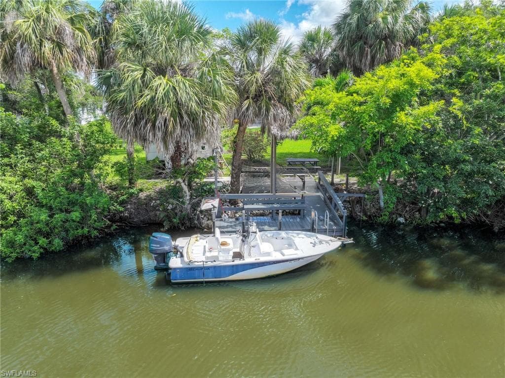 116 Sharwood Dr, Naples, FL 34110-34