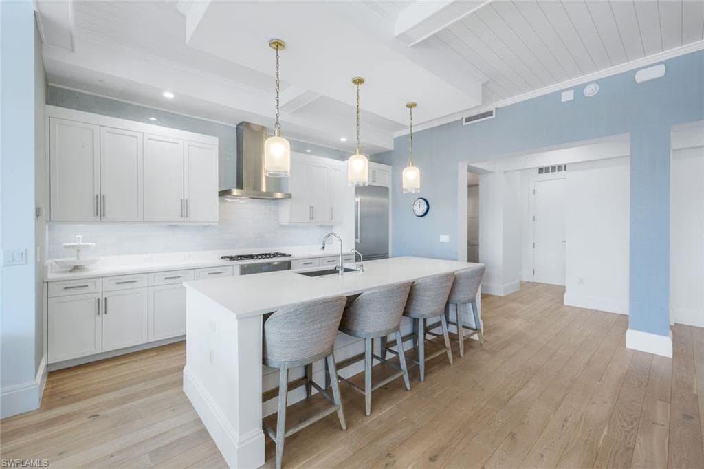875 6th Ave S 303, Naples, FL 34102-13