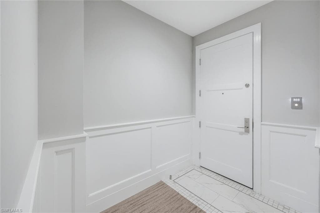 875 6th Ave S 303, Naples, FL 34102-31
