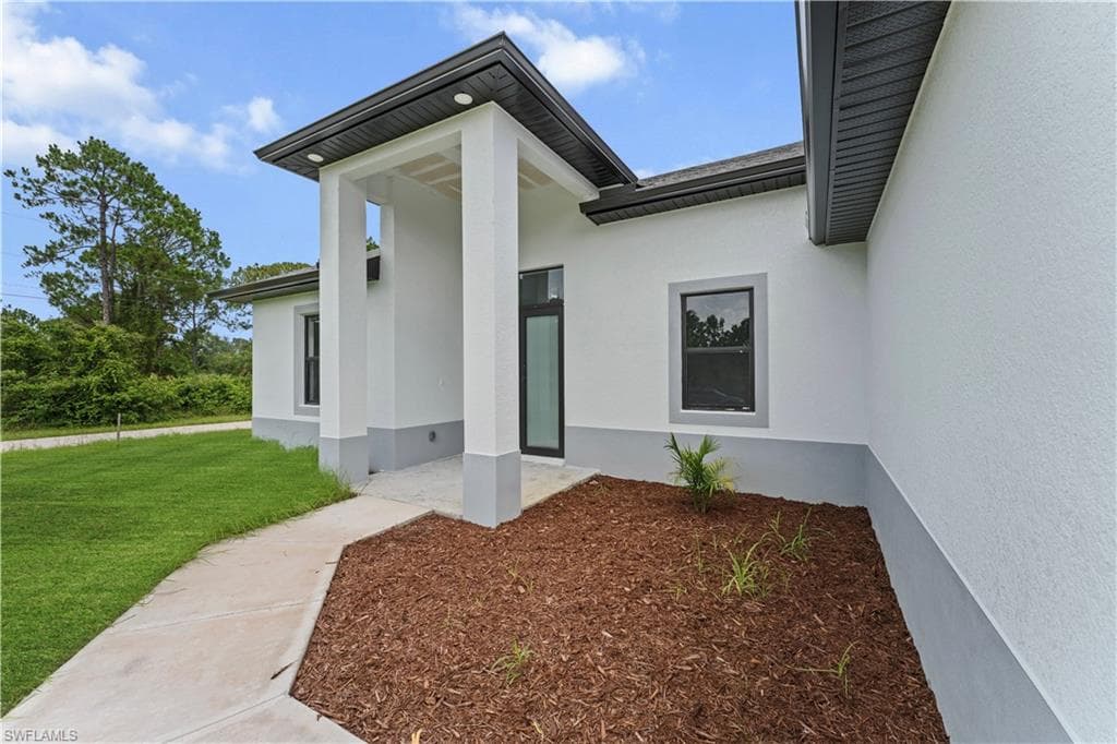 505 Wabasso Ave S, Lehigh Acres, FL 33974-3