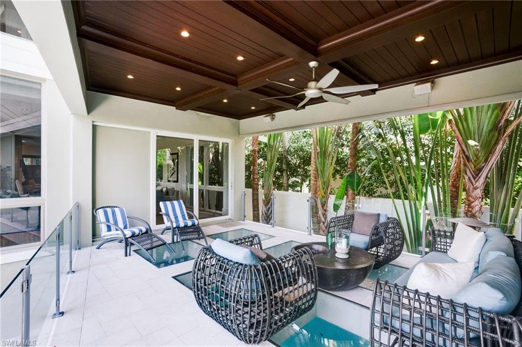 12 6th St S, Naples, FL 34102-10