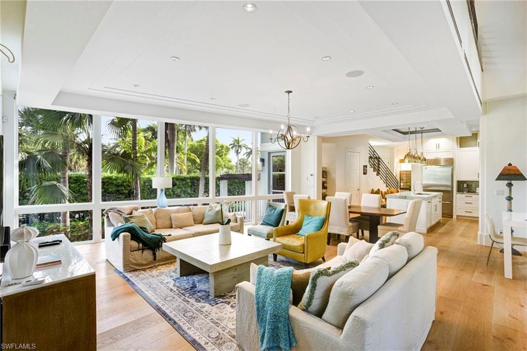 12 6th St S, Naples, FL 34102-20