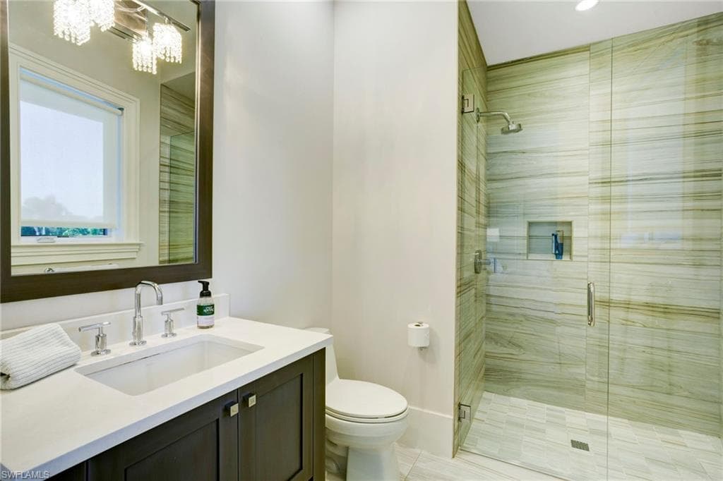 12 6th St S, Naples, FL 34102-34