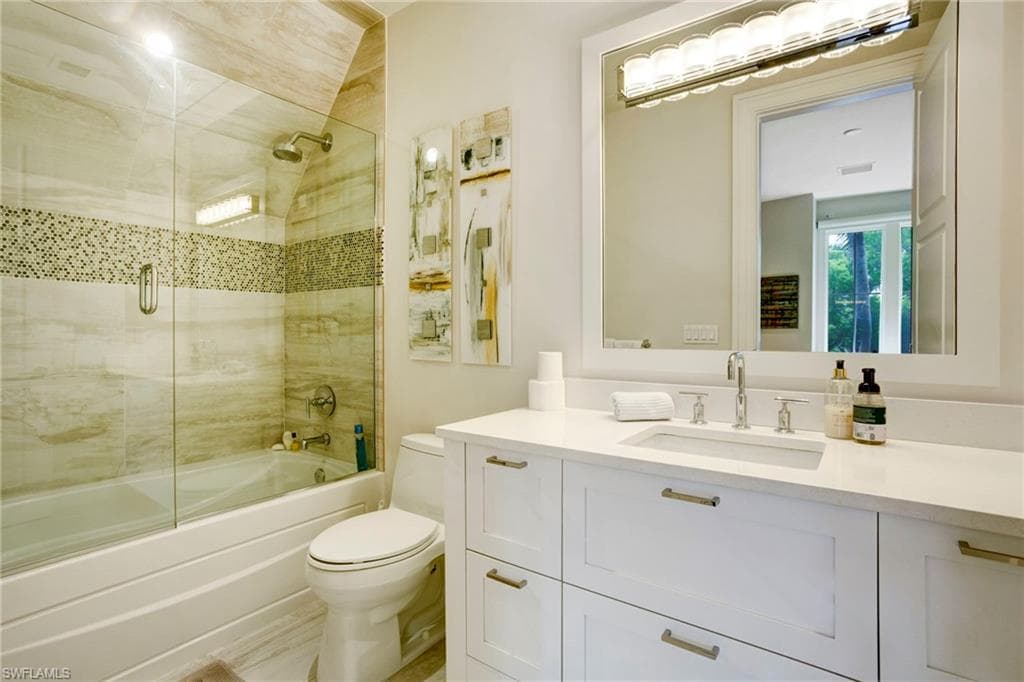 12 6th St S, Naples, FL 34102-37