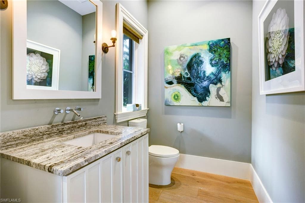 12 6th St S, Naples, FL 34102-40
