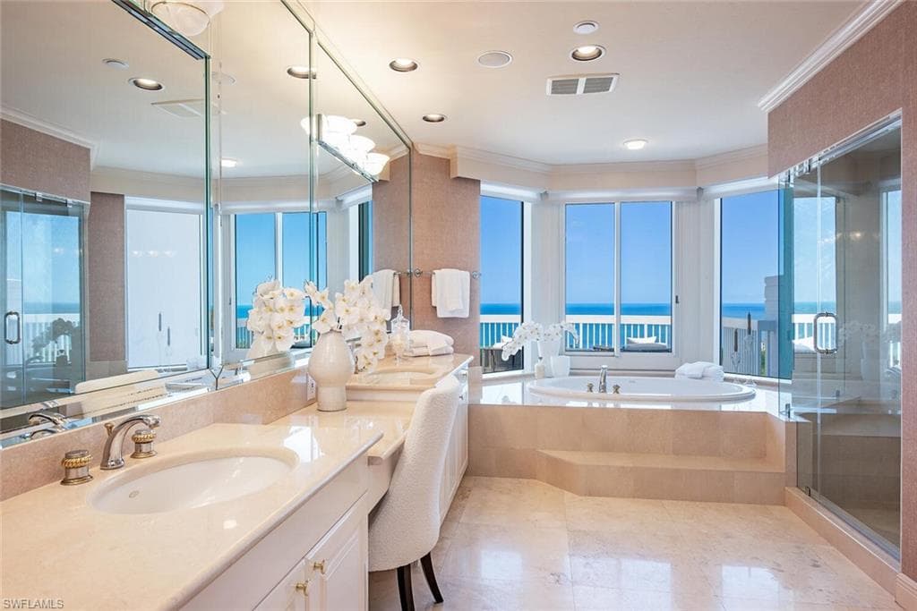 7117 Pelican Bay Blvd Penthouse 17, Naples, FL 34108-13
