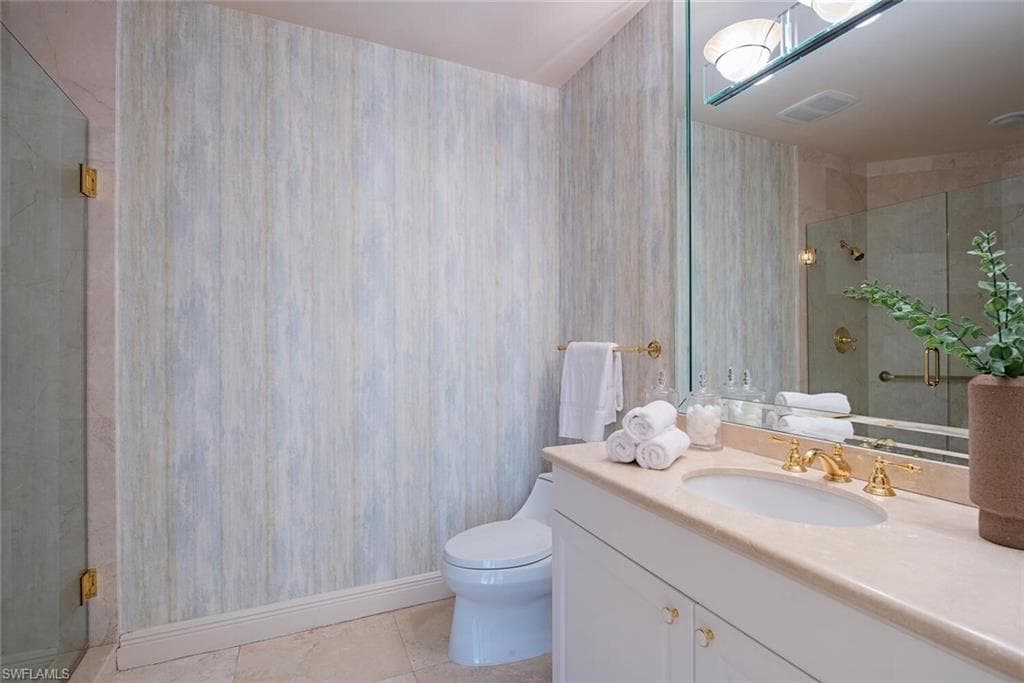 7117 Pelican Bay Blvd Penthouse 17, Naples, FL 34108-18