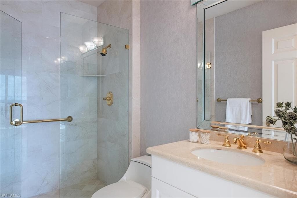 7117 Pelican Bay Blvd Penthouse 17, Naples, FL 34108-20