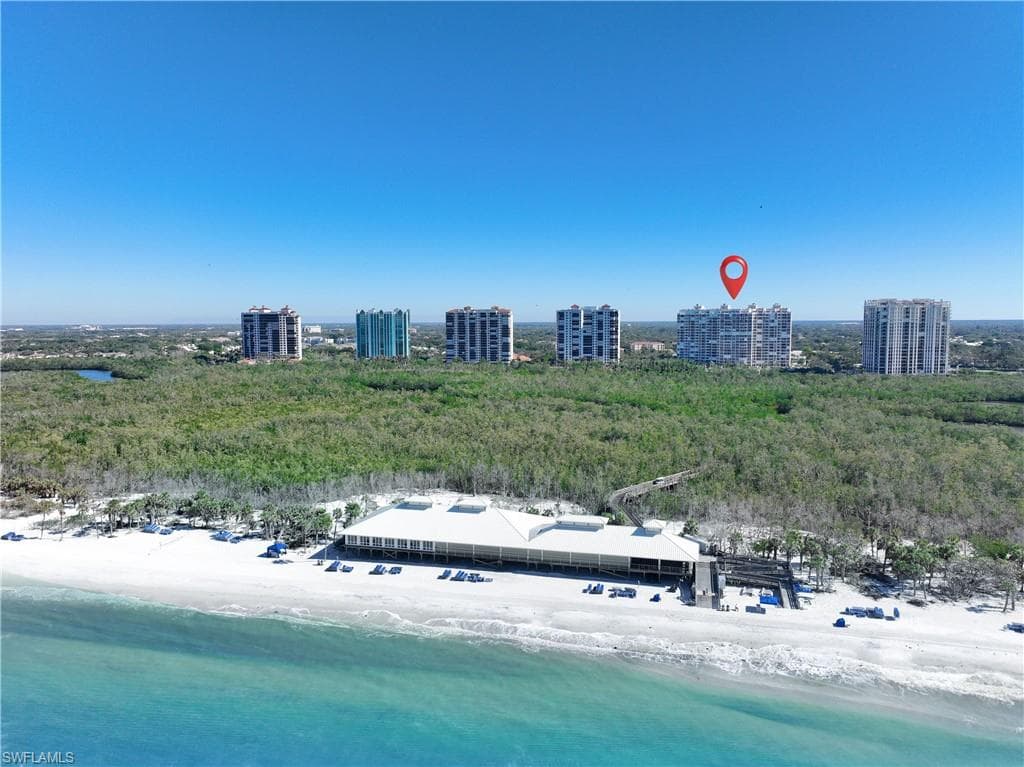 7117 Pelican Bay Blvd Penthouse 17, Naples, FL 34108-29