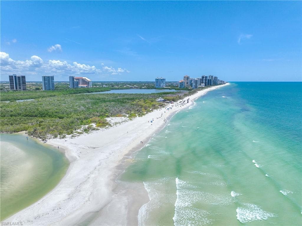 7117 Pelican Bay Blvd Penthouse 17, Naples, FL 34108-33