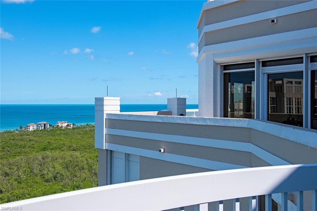 7117 Pelican Bay Blvd Penthouse 17, Naples, FL 34108-4
