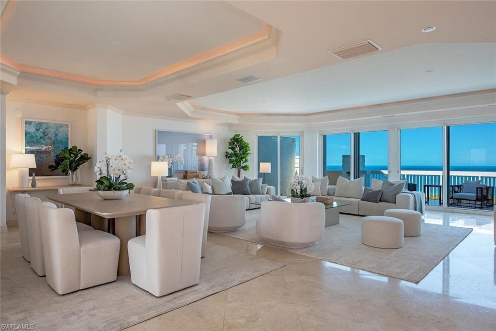 7117 Pelican Bay Blvd Penthouse 17, Naples, FL 34108-5