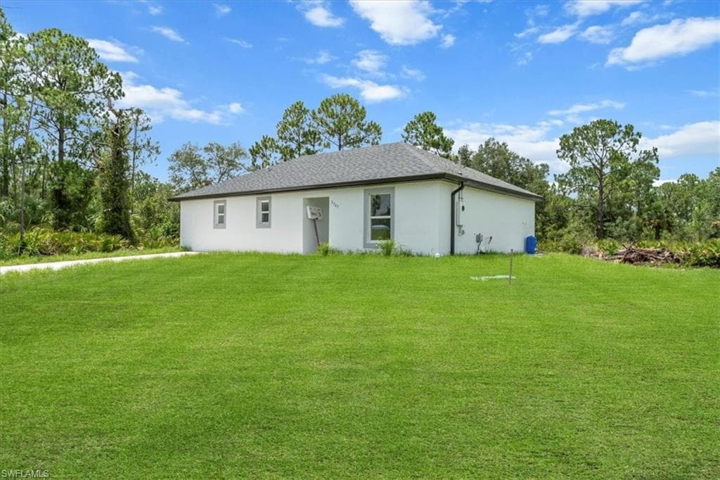 3707 20th St, Lehigh Acres, FL 33920-3
