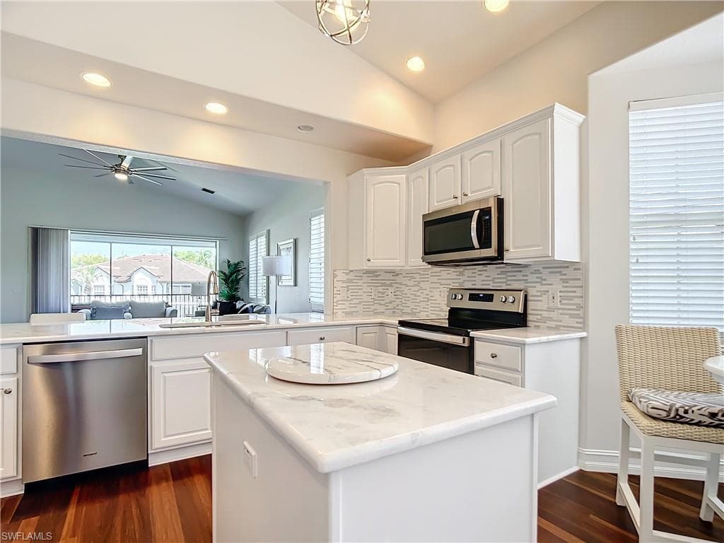 4752 Stratford Ct 1404, Naples, FL 34105-12