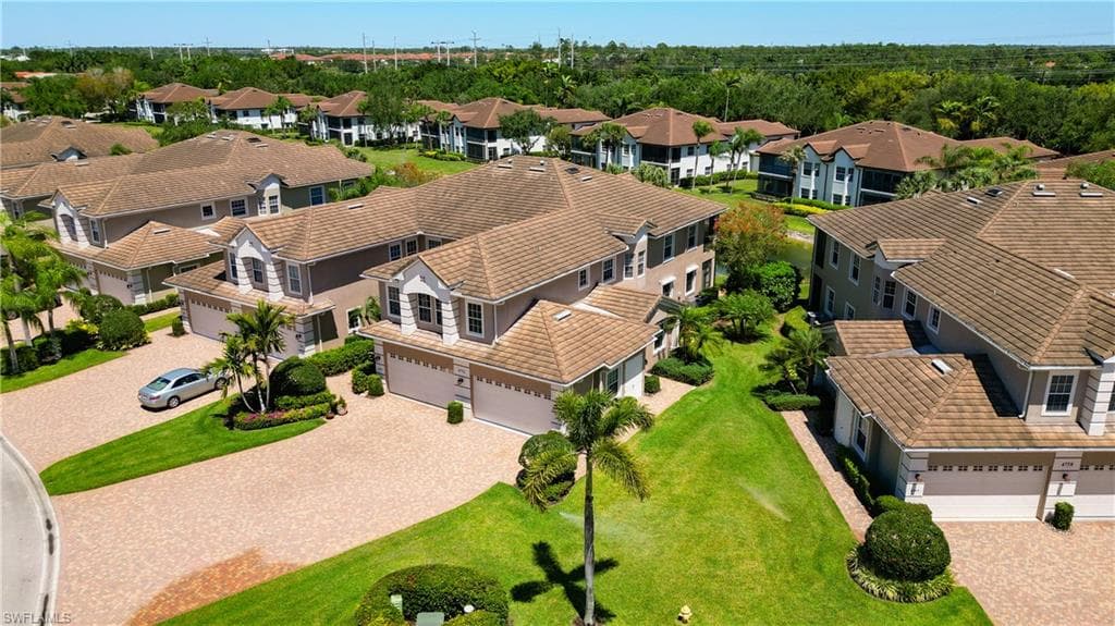 4752 Stratford Ct 1404, Naples, FL 34105-1
